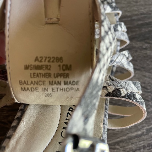 10 Issac Mizrahi Snake Print Wedge Sandals - Picture 5 of 6